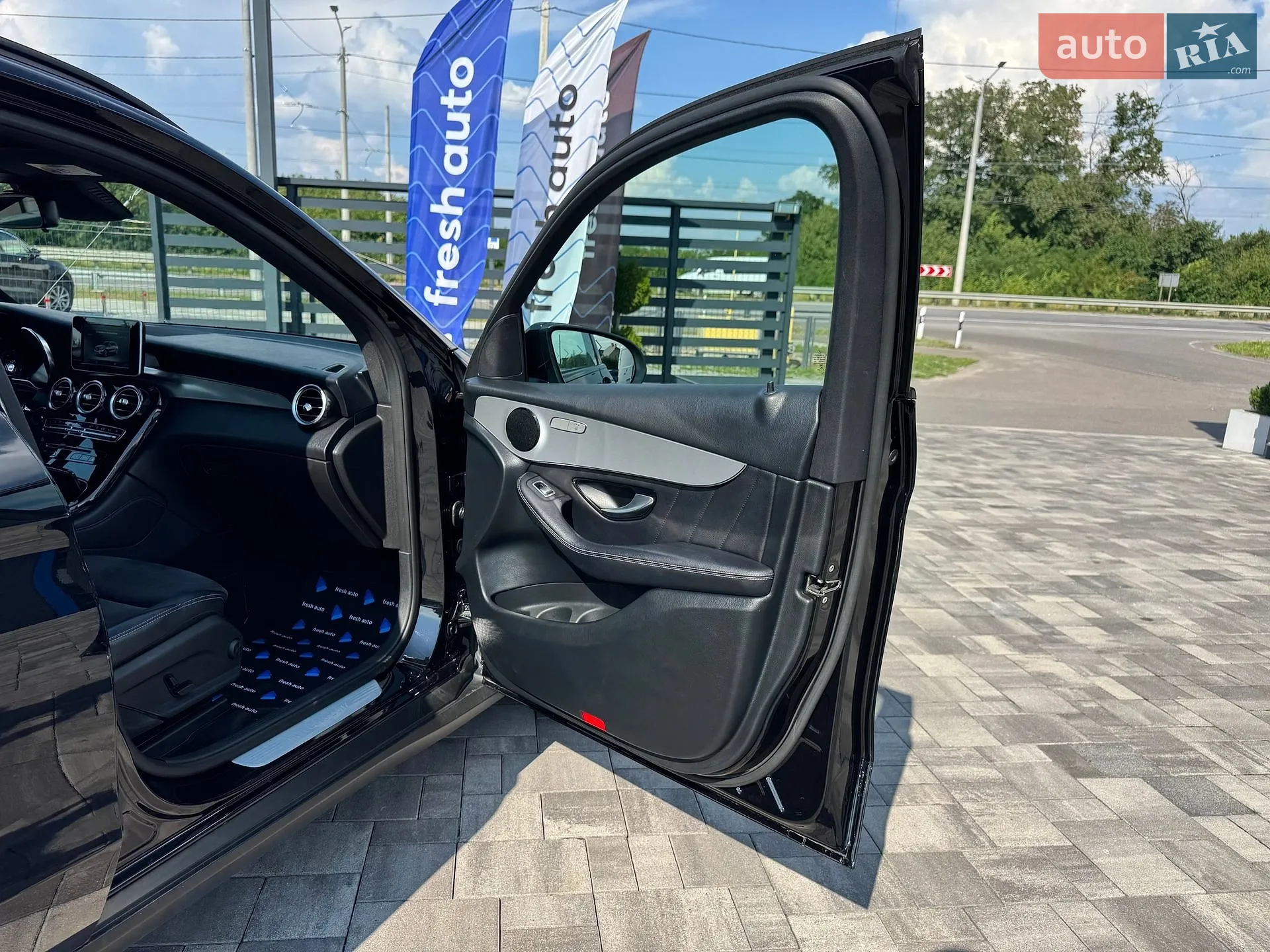 2018 Mercedes-Benz GLC - мініатюра 33