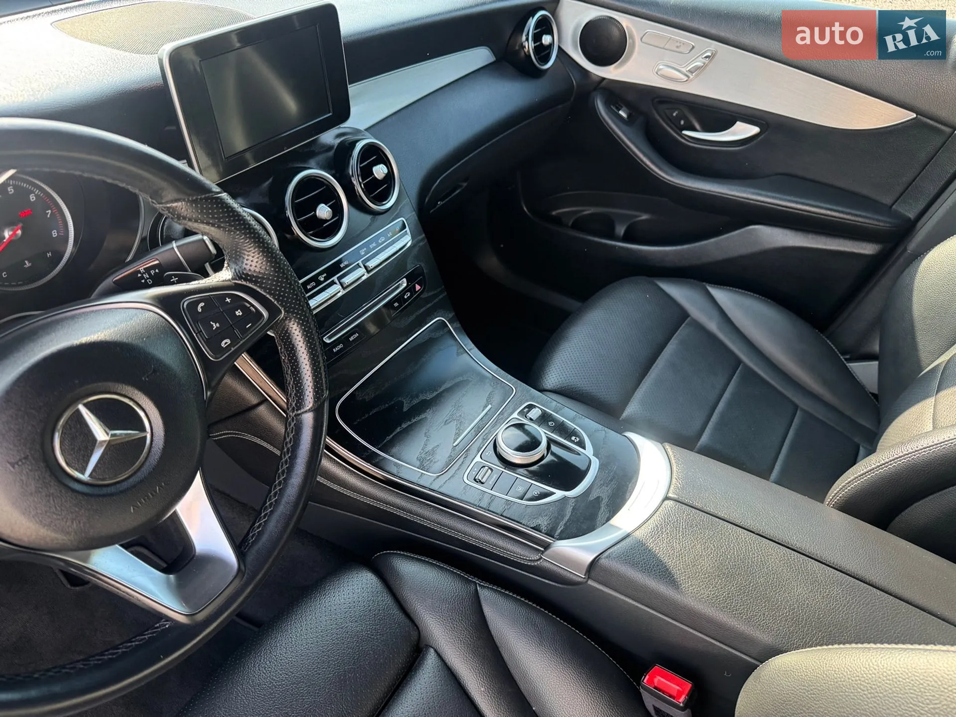 2019 Mercedes-Benz GLC - мініатюра 39