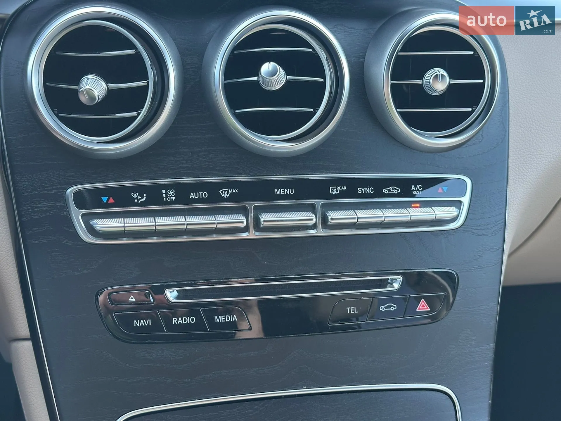 2017 Mercedes-Benz GLC - мініатюра 42
