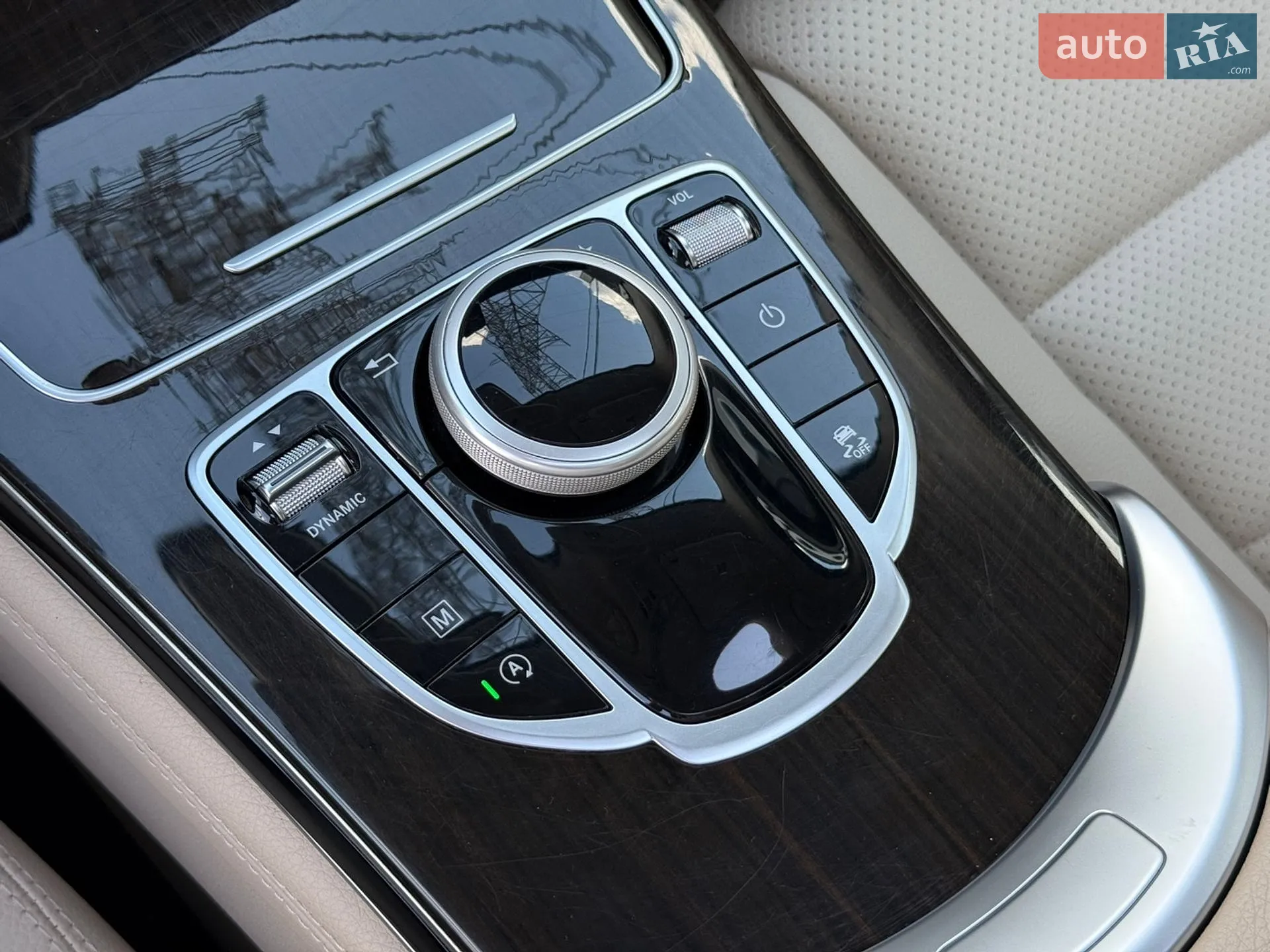 2018 Mercedes-Benz GLC - мініатюра 35