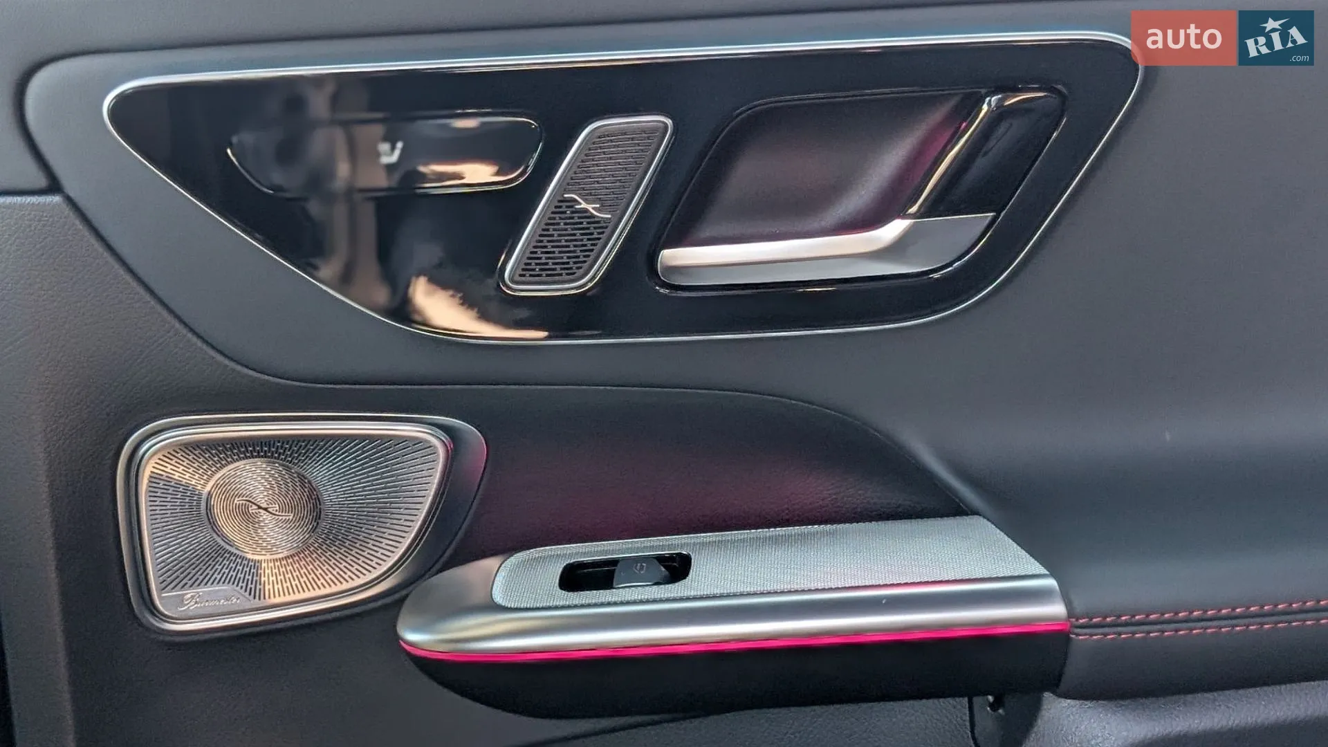 2025 Mercedes-Benz GLC - мініатюра 18