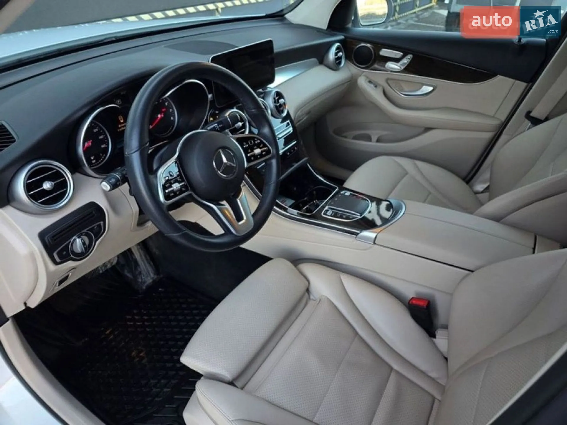 2020 Mercedes-Benz GLC - мініатюра 30