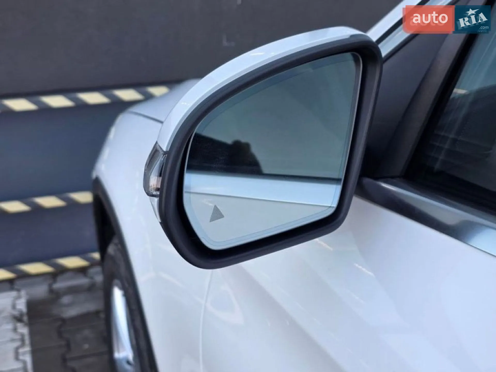 2020 Mercedes-Benz GLC - мініатюра 27