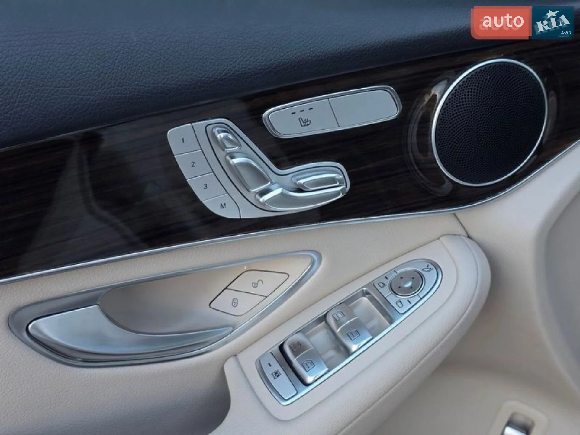 2020 Mercedes-Benz GLC - мініатюра 31