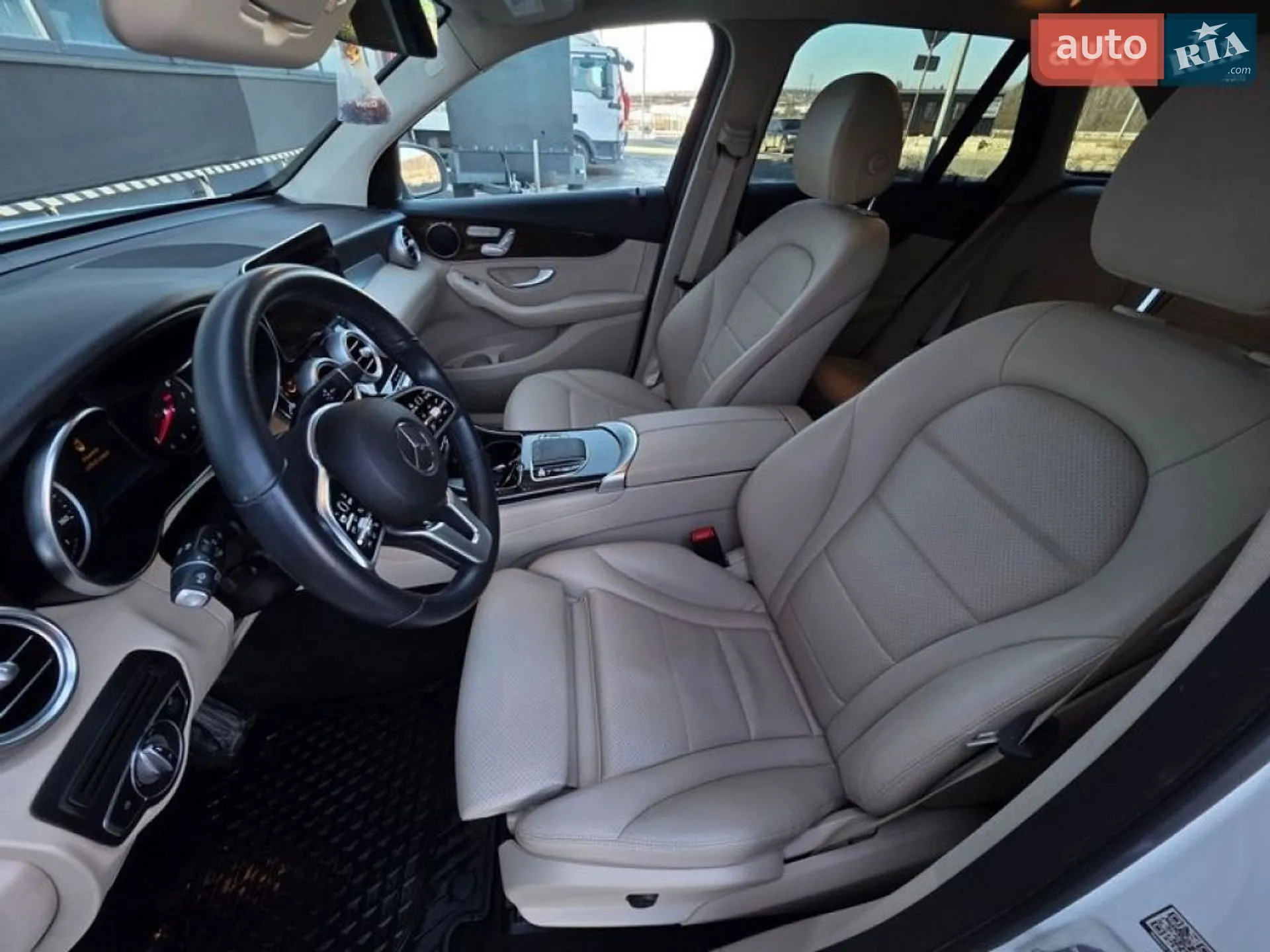 2020 Mercedes-Benz GLC - мініатюра 29