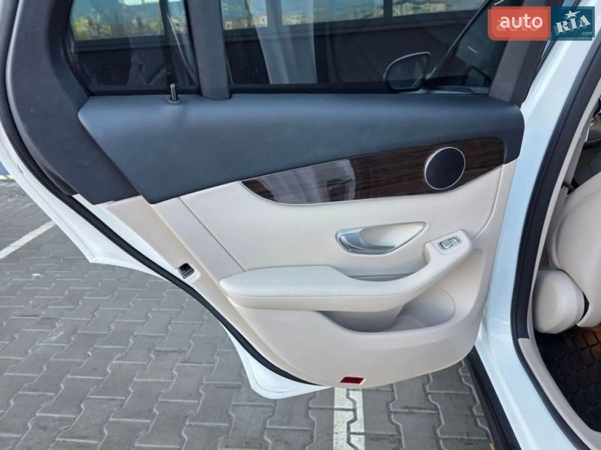 2020 Mercedes-Benz GLC - мініатюра 32