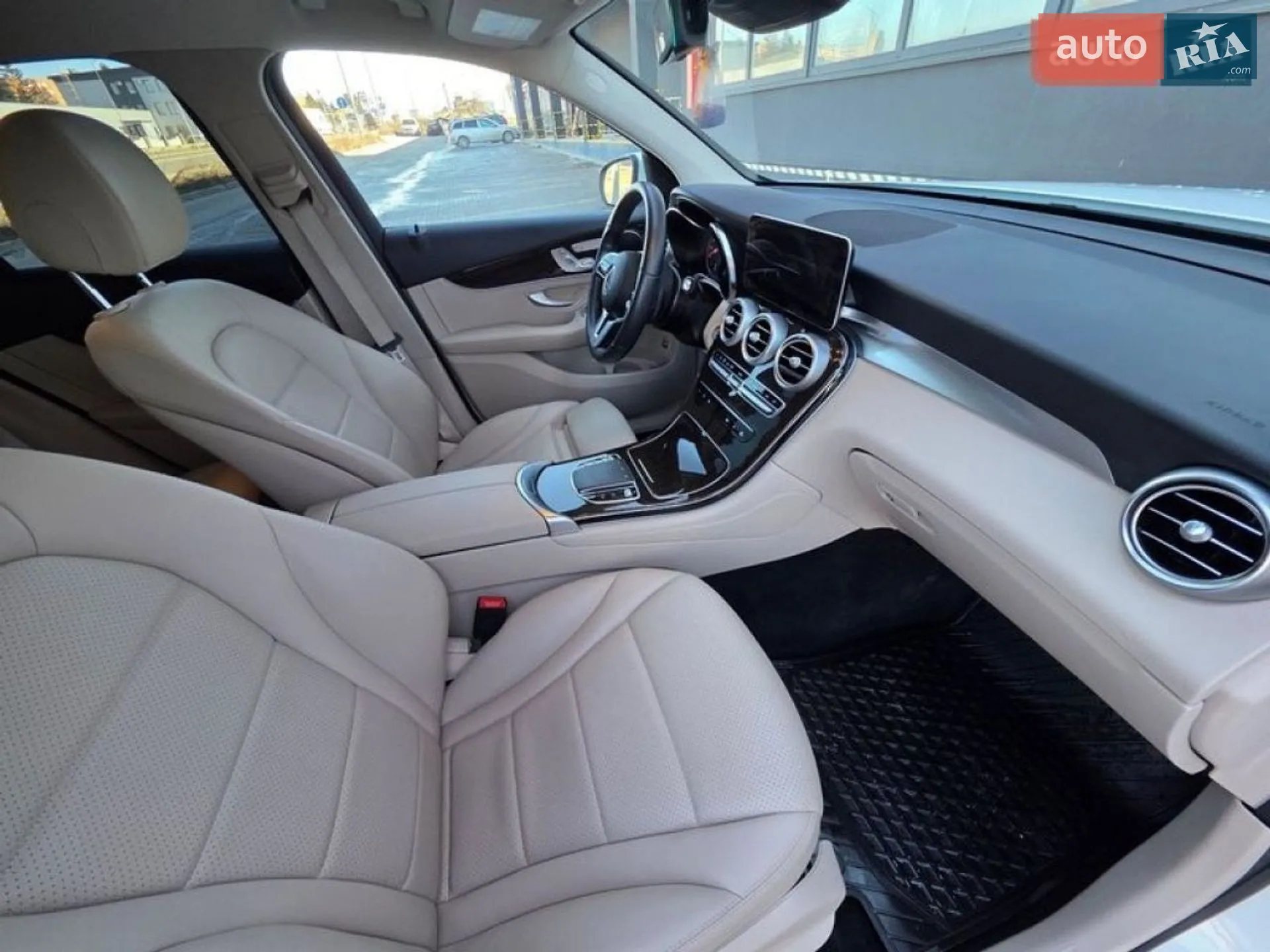 2020 Mercedes-Benz GLC - мініатюра 38