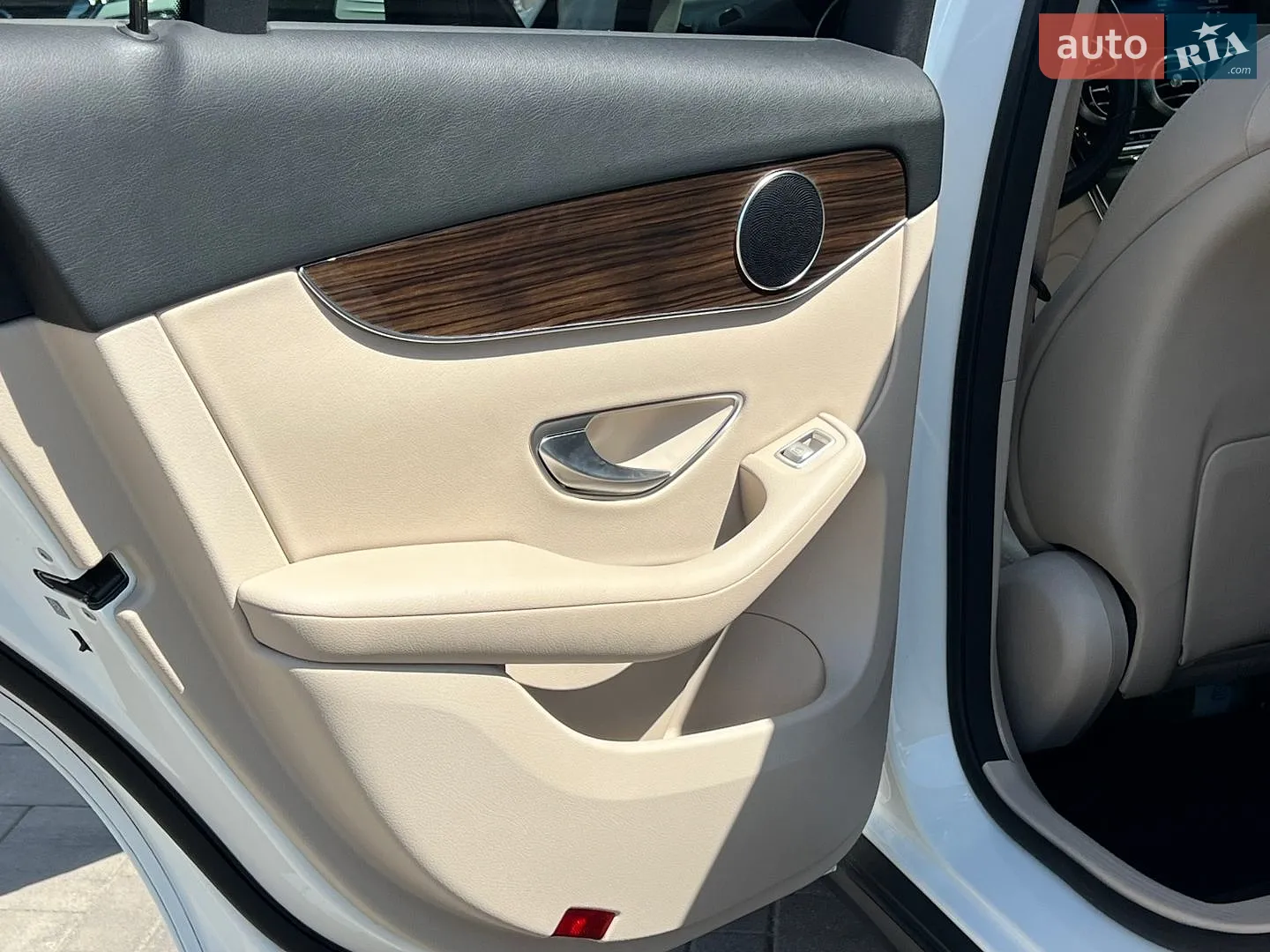 2021 Mercedes-Benz GLC - мініатюра 24