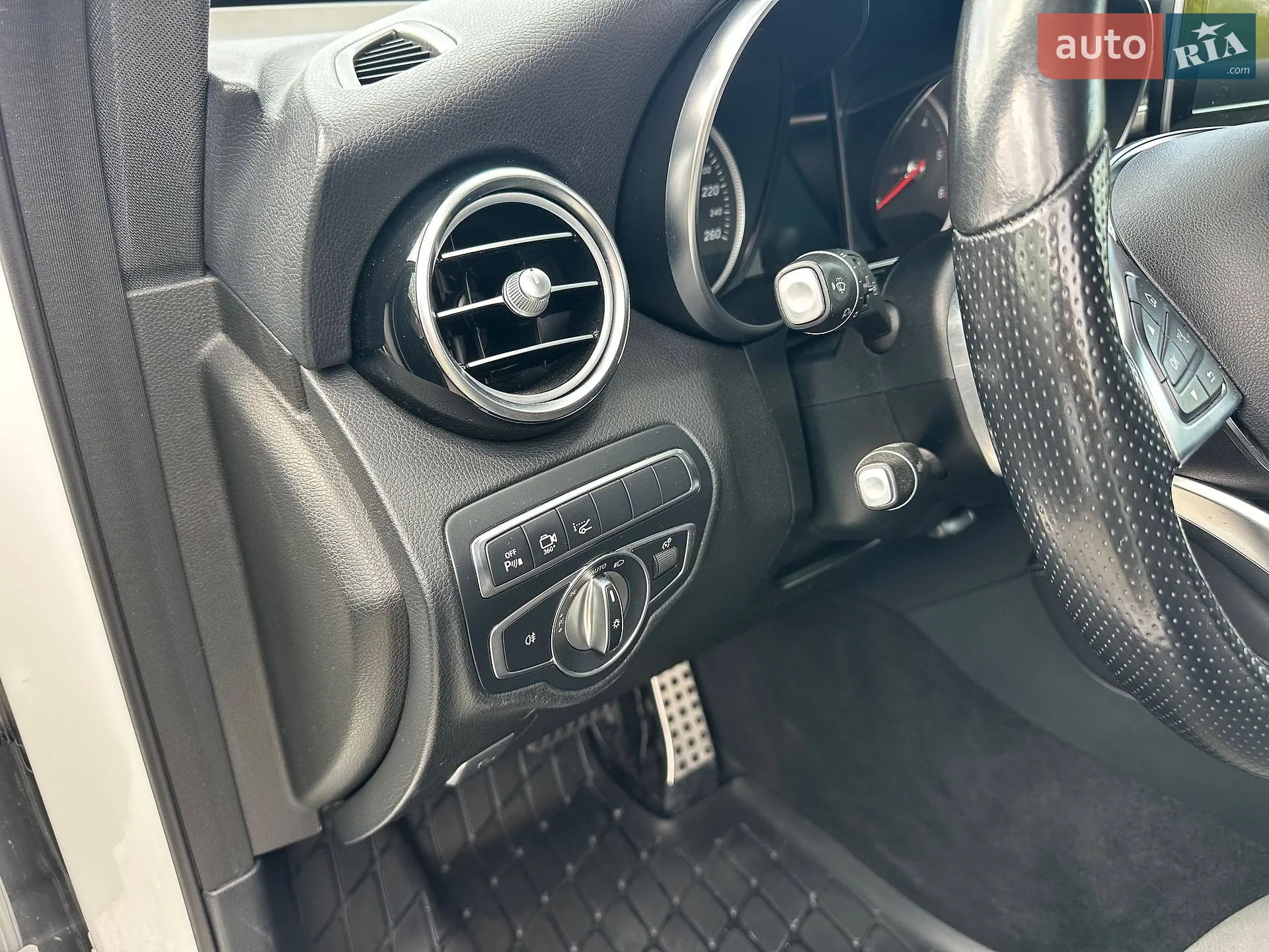 2017 Mercedes-Benz GLC - мініатюра 34