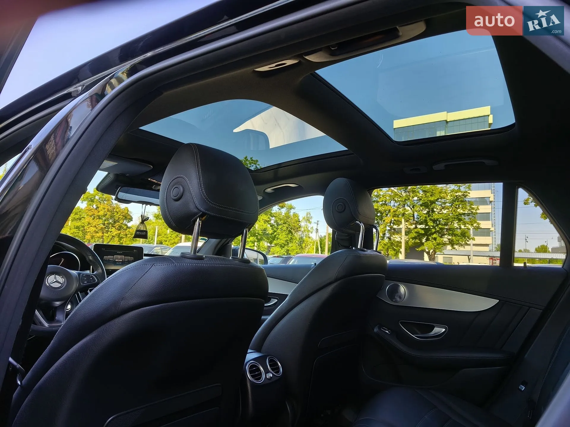 2017 Mercedes-Benz GLC - мініатюра 23
