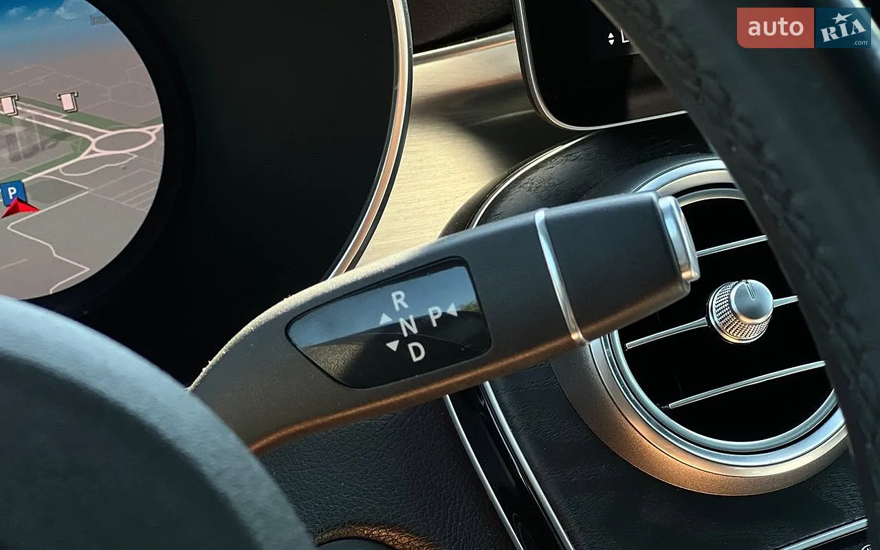 2019 Mercedes-Benz GLC - мініатюра 17