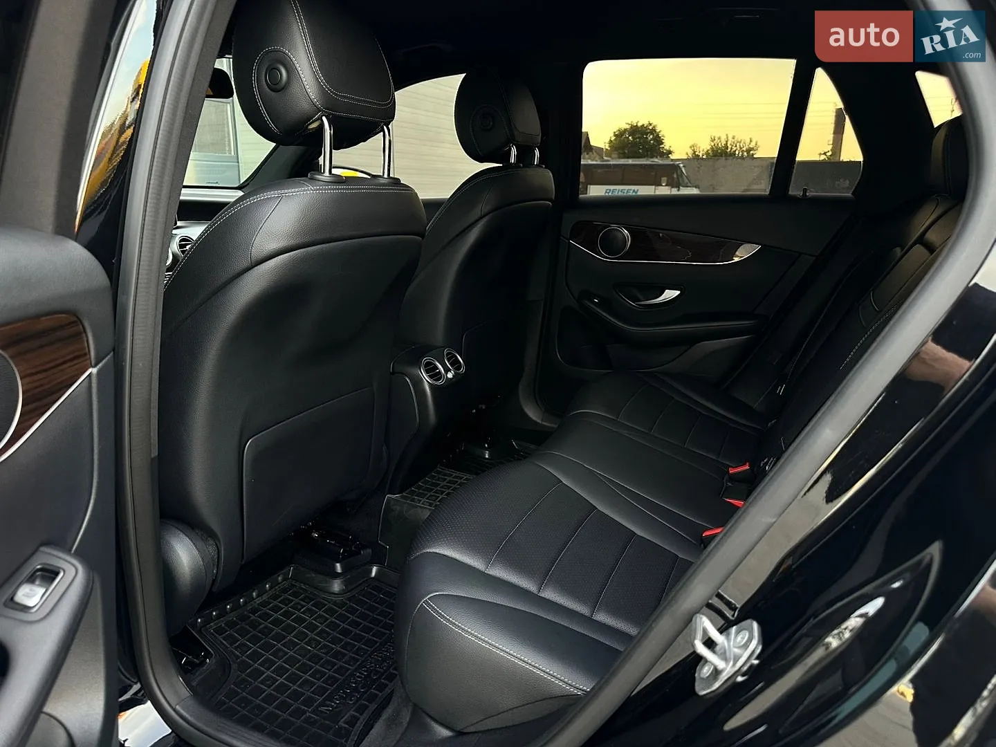 2020 Mercedes-Benz GLC - мініатюра 44