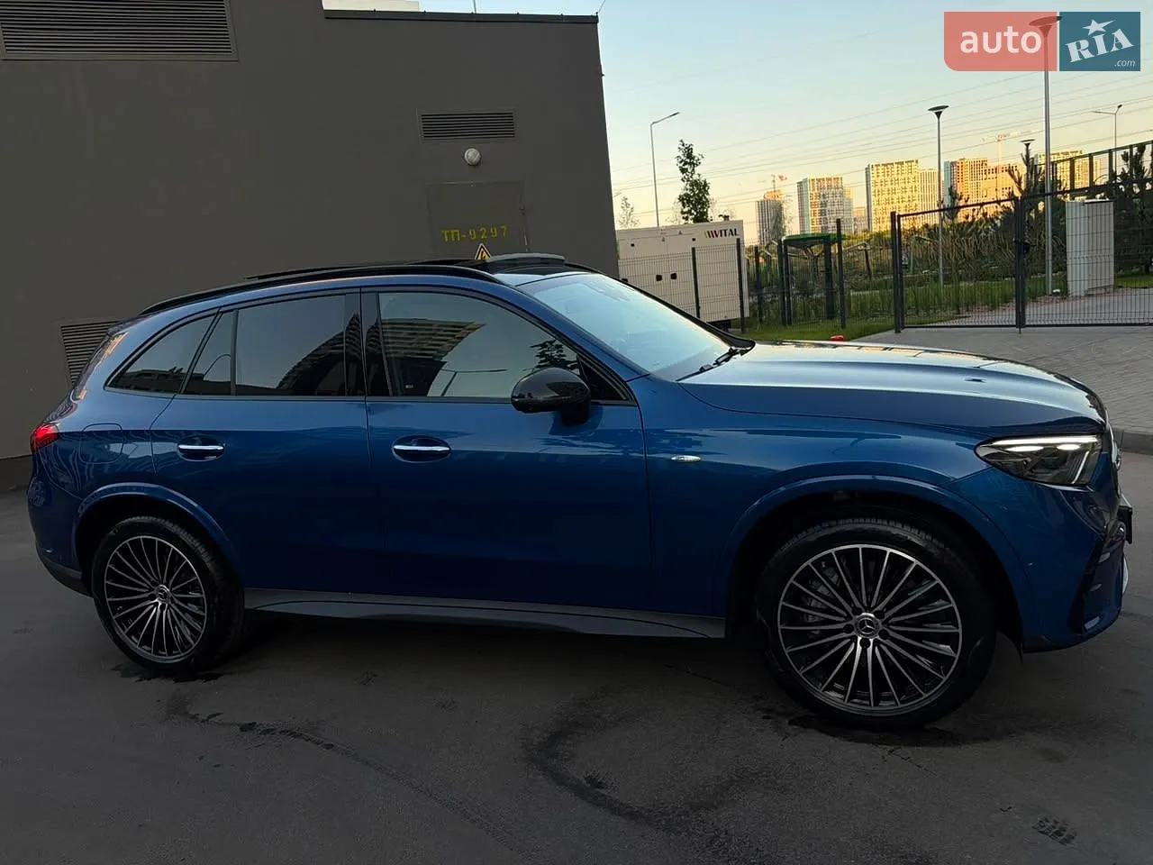 2025 Mercedes-Benz GLC - мініатюра 100
