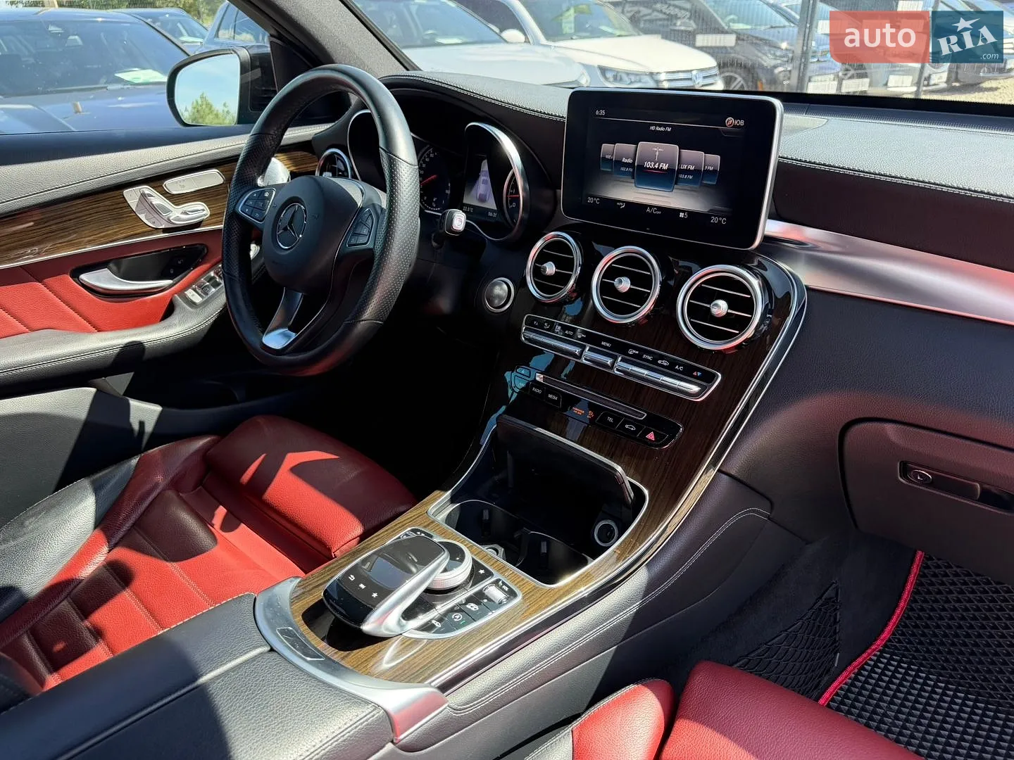 2019 Mercedes-Benz GLC - мініатюра 36