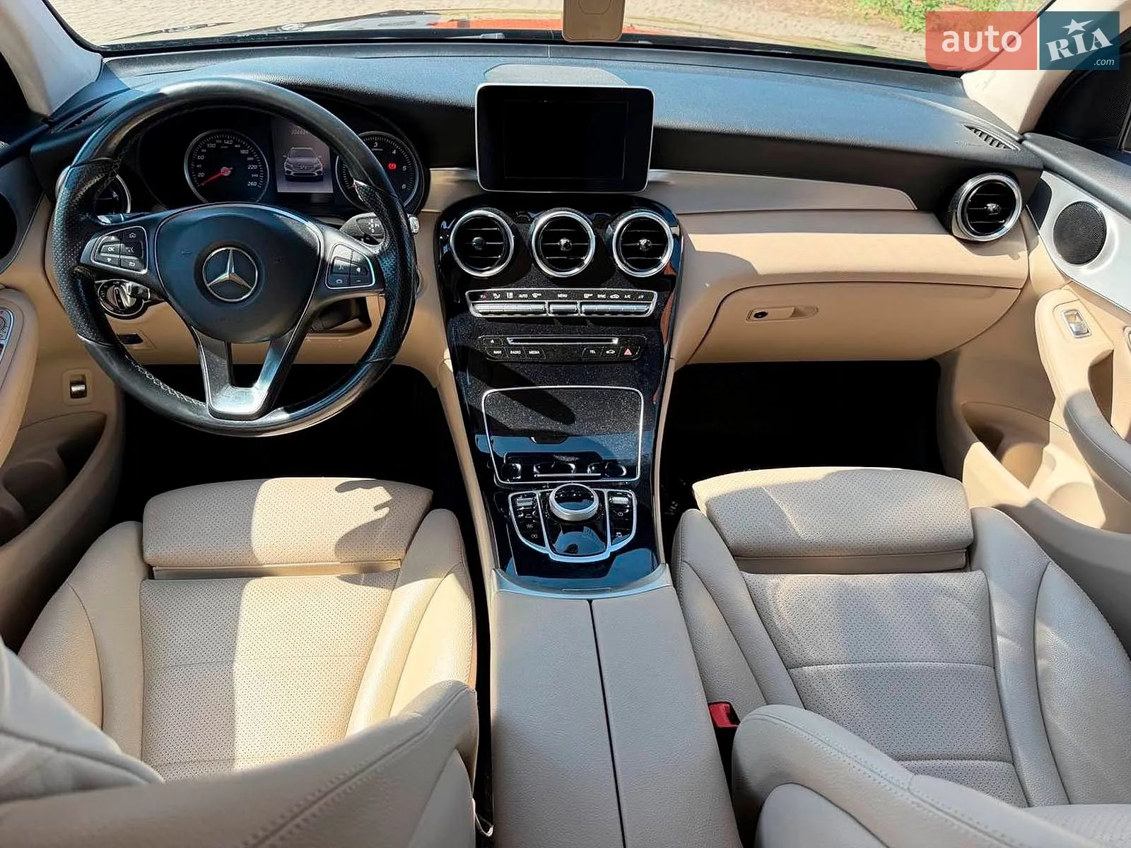 2016 Mercedes-Benz GLC - мініатюра 22