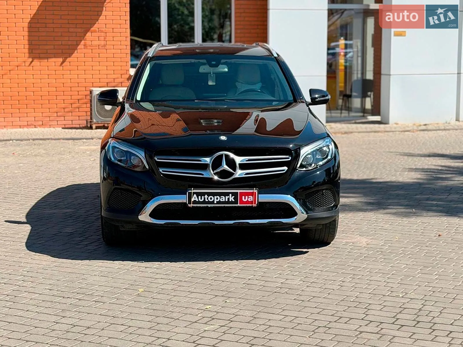 2016 Mercedes-Benz GLC - мініатюра 2