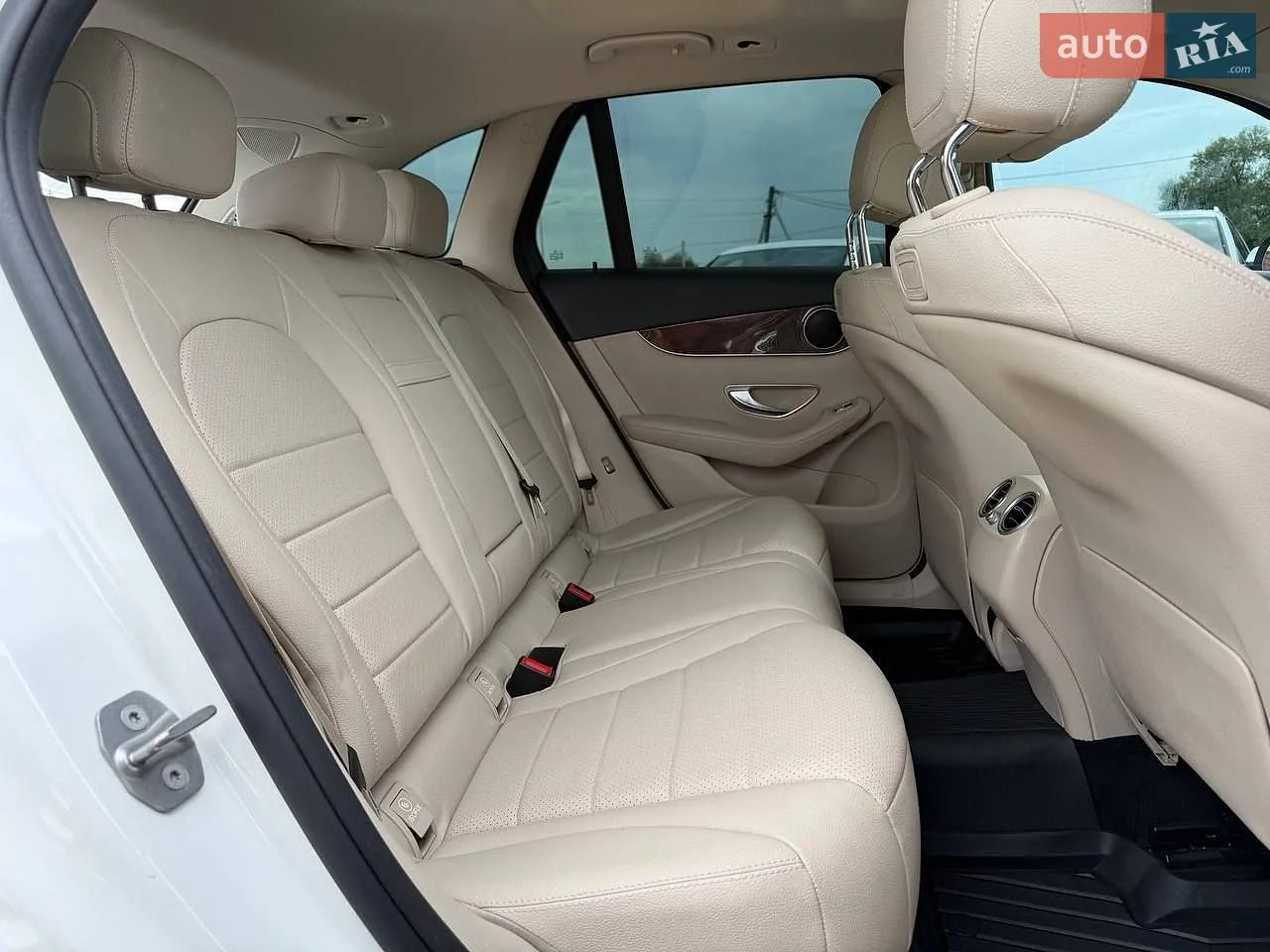 2017 Mercedes-Benz GLC - мініатюра 21