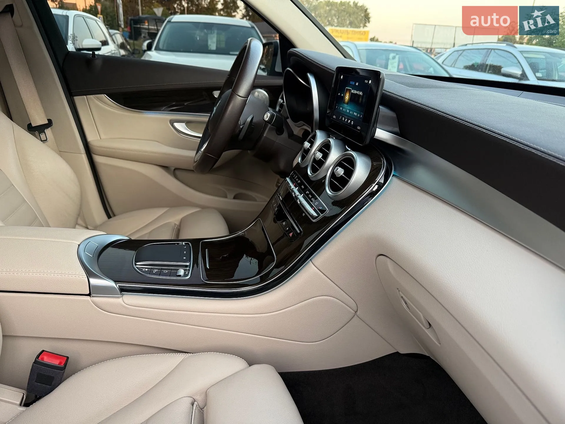 2021 Mercedes-Benz GLC - мініатюра 66