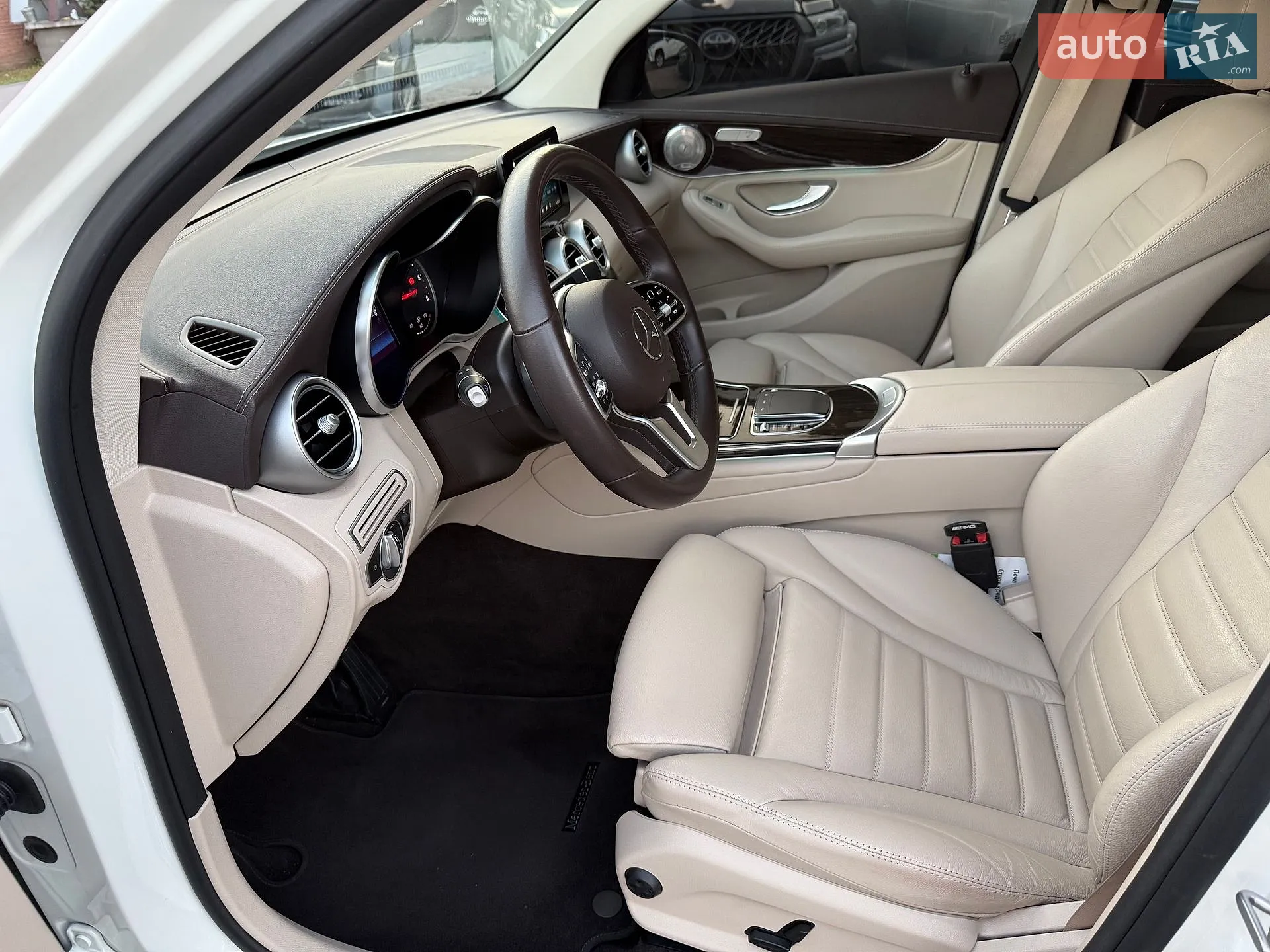 2021 Mercedes-Benz GLC - мініатюра 72