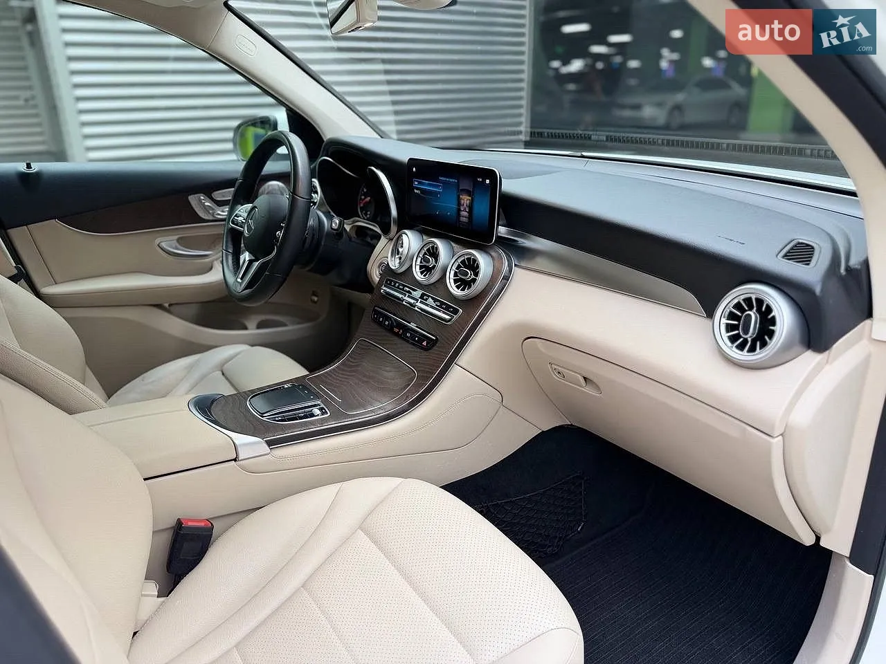 2019 Mercedes-Benz GLC - мініатюра 19