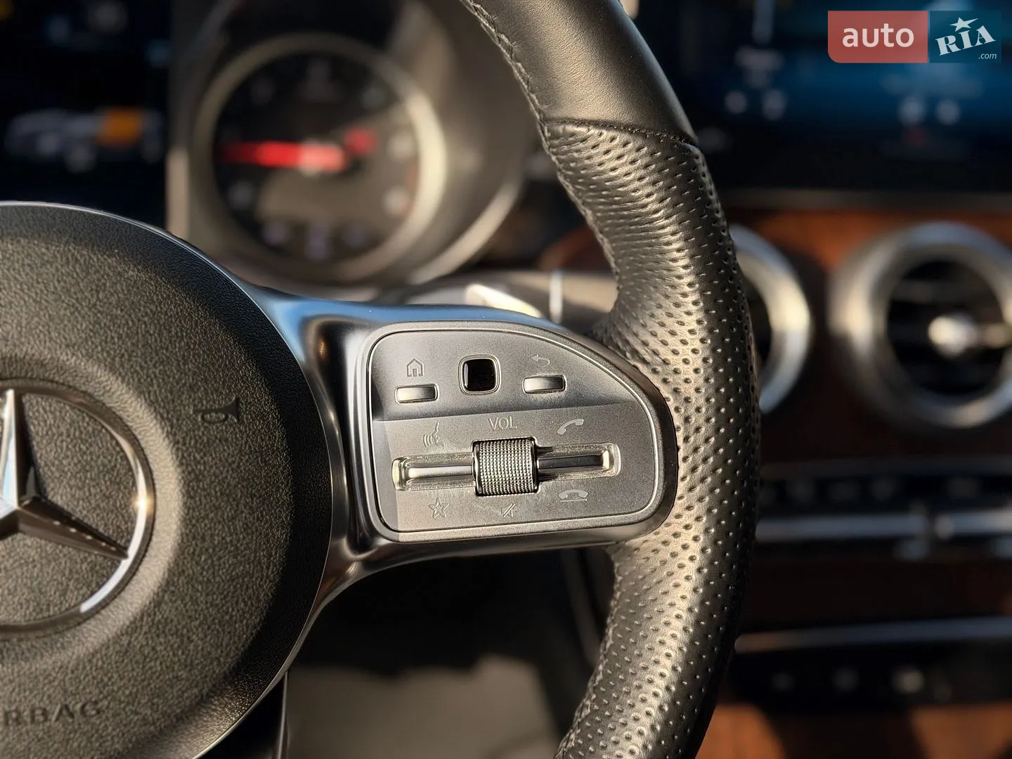 2019 Mercedes-Benz GLC - мініатюра 17