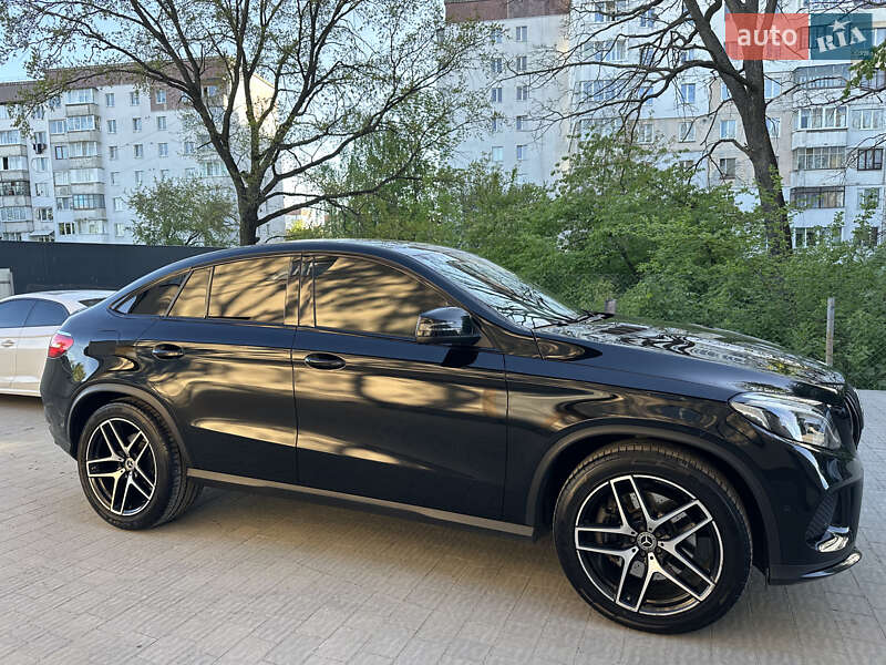 Позашляховик / Кросовер Mercedes-Benz GLE-Class Coupe 2019 в 