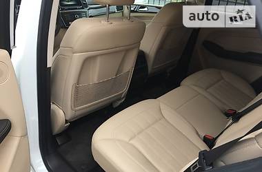 Позашляховик / Кросовер Mercedes-Benz GLE-Class 2016 в 