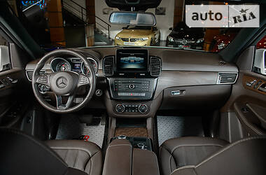 Позашляховик / Кросовер Mercedes-Benz GLE-Class 2017 в 