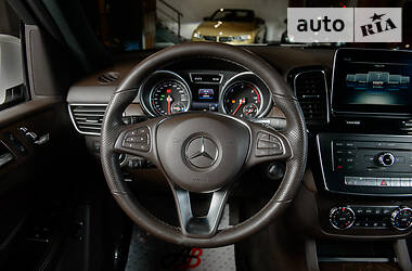 Позашляховик / Кросовер Mercedes-Benz GLE-Class 2017 в 