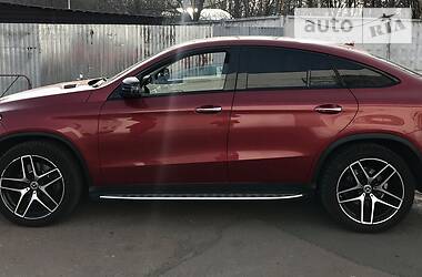 Позашляховик / Кросовер Mercedes-Benz GLE-Class 2017 в 