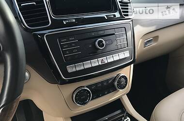 Позашляховик / Кросовер Mercedes-Benz GLE-Class 2017 в 