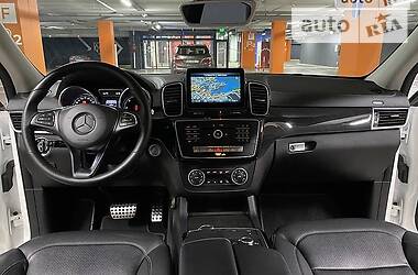 Позашляховик / Кросовер Mercedes-Benz GLE-Class 2016 в 