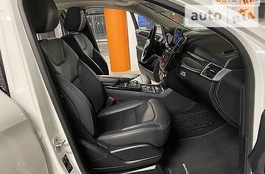 Позашляховик / Кросовер Mercedes-Benz GLE-Class 2016 в 