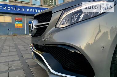 Позашляховик / Кросовер Mercedes-Benz GLE-Class 2016 в 