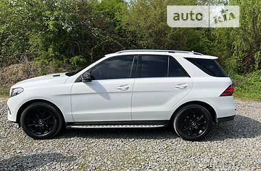 Внедорожник / Кроссовер Mercedes-Benz GLE-Class 2016 в 