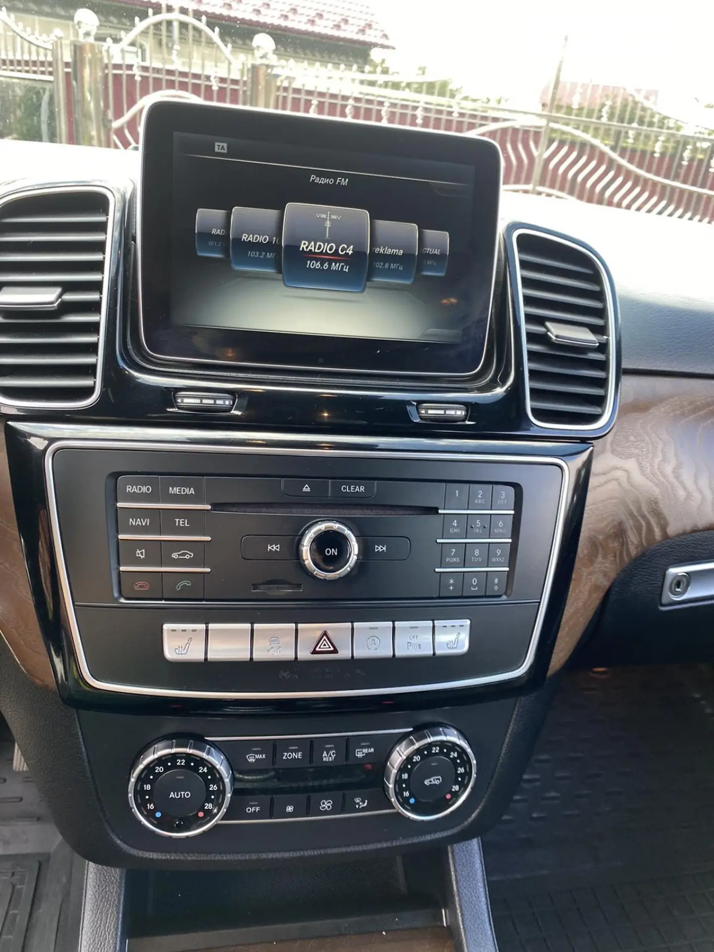 2015 Mercedes-Benz GLE - мініатюра 11