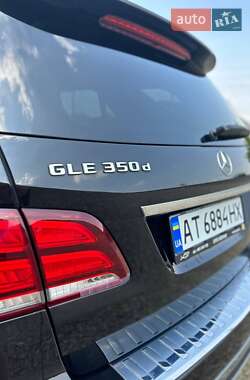 Внедорожник / Кроссовер Mercedes-Benz GLE-Class 2016 в 