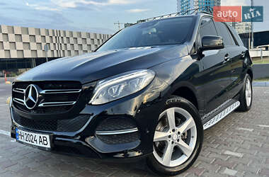 Позашляховик / Кросовер Mercedes-Benz GLE-Class 2015 в 