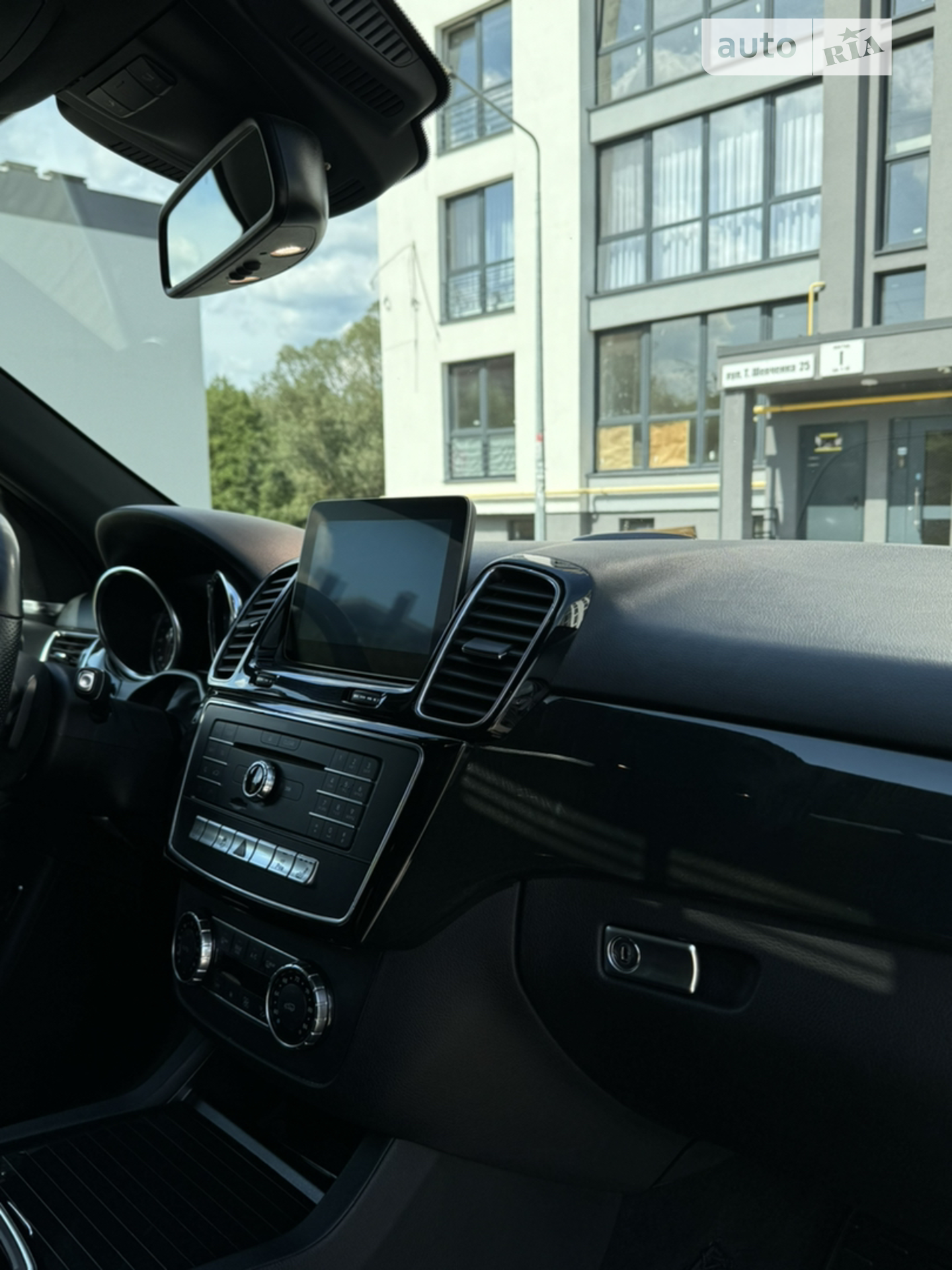 2017 Mercedes-Benz GLE - мініатюра 22