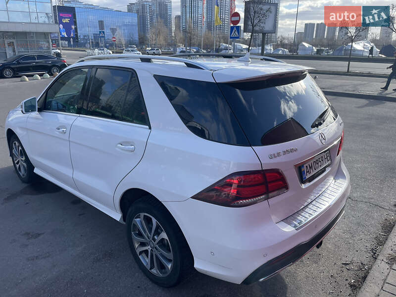 Позашляховик / Кросовер Mercedes-Benz GLE-Class 2015 в Києві