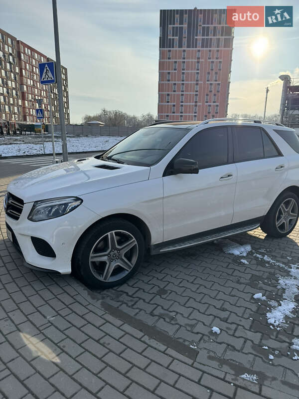 Внедорожник / Кроссовер Mercedes-Benz GLE-Class 2016 в Киеве