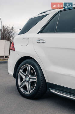 Внедорожник / Кроссовер Mercedes-Benz GLE-Class 2016 в 