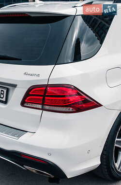 Внедорожник / Кроссовер Mercedes-Benz GLE-Class 2016 в 