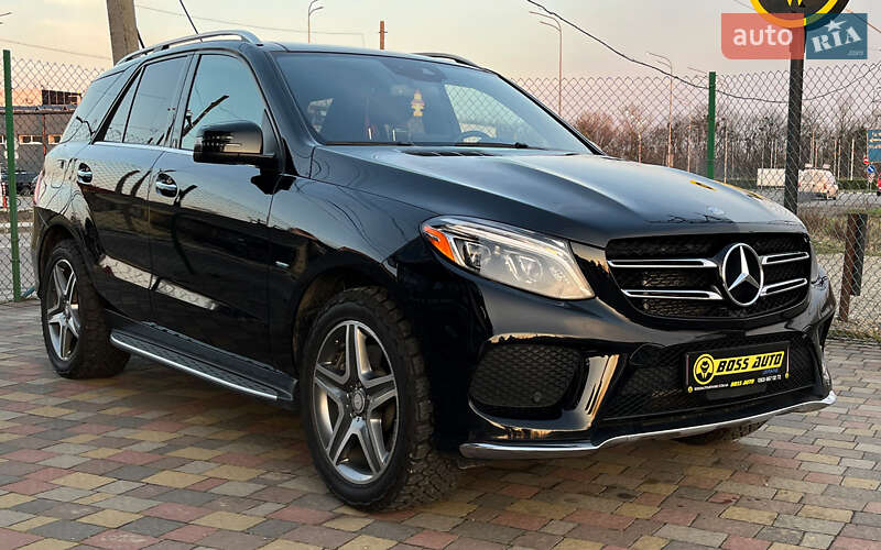 Позашляховик / Кросовер Mercedes-Benz GLE-Class 2016 в 