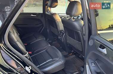 Позашляховик / Кросовер Mercedes-Benz GLE-Class 2016 в 