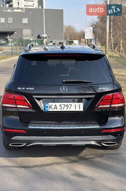 Внедорожник / Кроссовер Mercedes-Benz GLE-Class 2016 в 