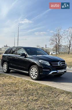 Внедорожник / Кроссовер Mercedes-Benz GLE-Class 2016 в 