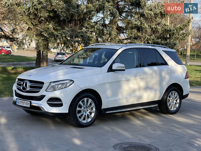 Позашляховик / Кросовер Mercedes-Benz GLE-Class 2016 в 