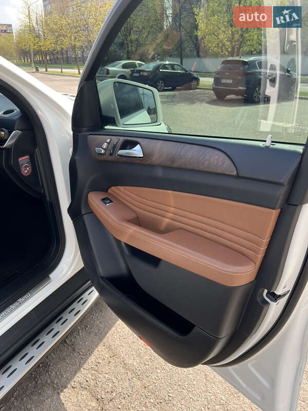 Позашляховик / Кросовер Mercedes-Benz GLE-Class 2016 в Кривому Розі