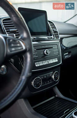 Внедорожник / Кроссовер Mercedes-Benz GLE-Class 2016 в 